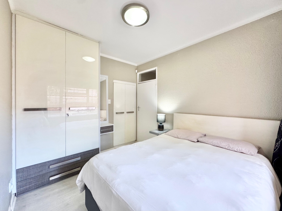 2 Bedroom Property for Sale in Kenilworth Western Cape